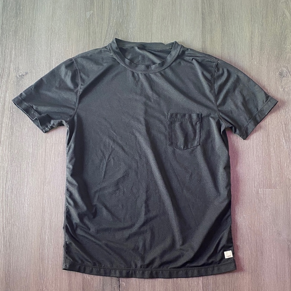 Vuori Black charcoal grey Short Sleeve crew neck Pocket Men's Tee
